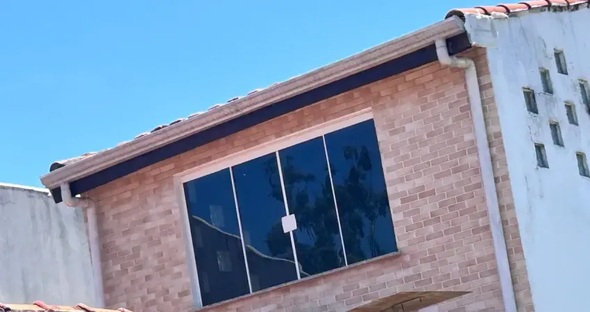 Sobrado à venda 03 dormitórios sendo 01 suíte, santa rita guaratinguetá sp.