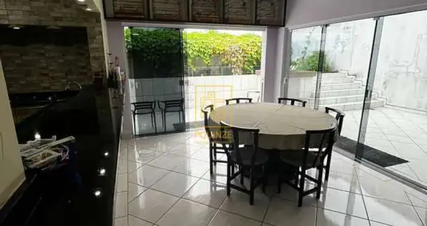 Encantadora casa 100% mobiliada no bairro das Nações em Timbó