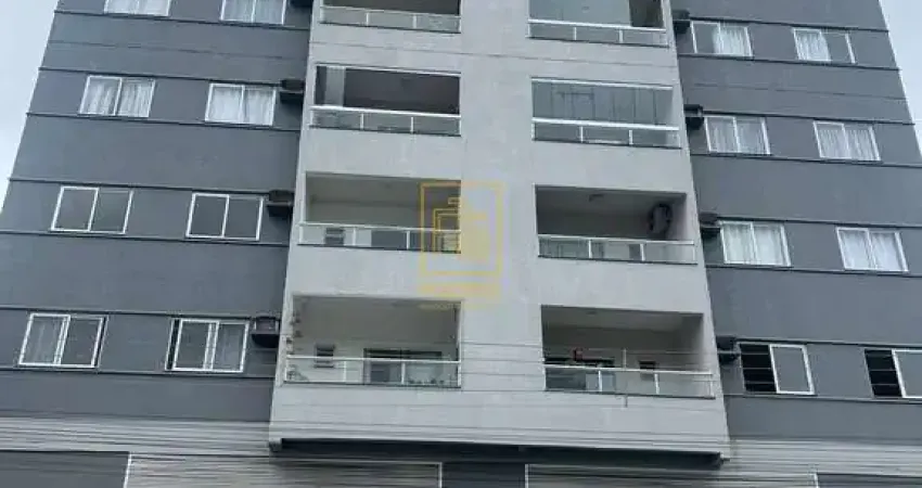 Apartamento com suíte e sacada próximo ao centro de Indaial