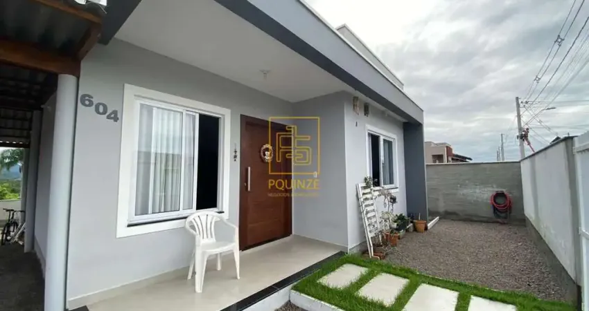 Casa com móveis sob medida no bairro João Paulo II, Indaial