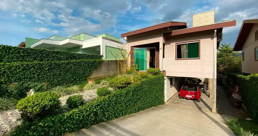 Casa com 3 dormitórios  no bairro Tapajós em Indaial