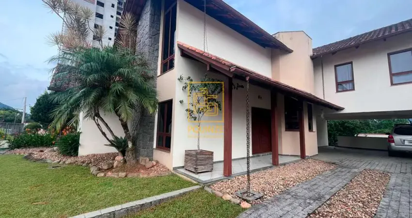 Residência de alto padrão no centro de Timbó com design exclusivo