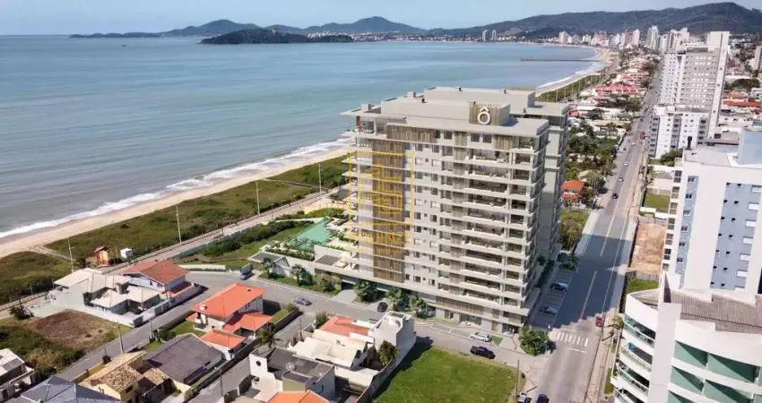 Apartamento de alto padrão com acesso direto à praia
