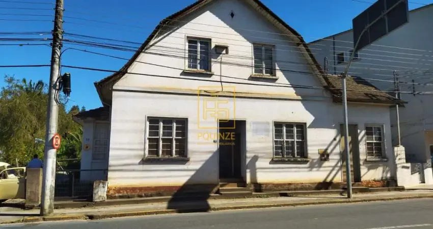 CASA NO CENTRO DE TIMBÓ - ÓTIMA LOCALIZAÇÃO PARA PONTO COMERCIAL