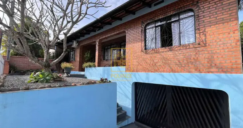 Casa bem localizada no bairro das Capitais em Timbó