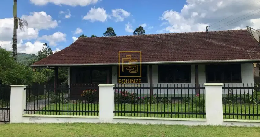 Exclusividade - Casa espaçosa e bem localizada em Rodeio