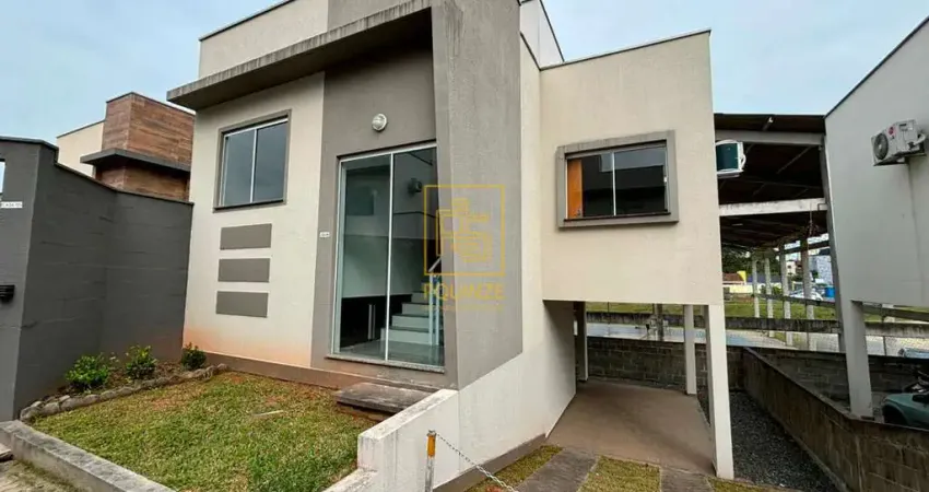 Seu Novo Lar Espera por Você: Sobrado Aconchegante com 3 Dormitórios e Sem Risco de Enchentes