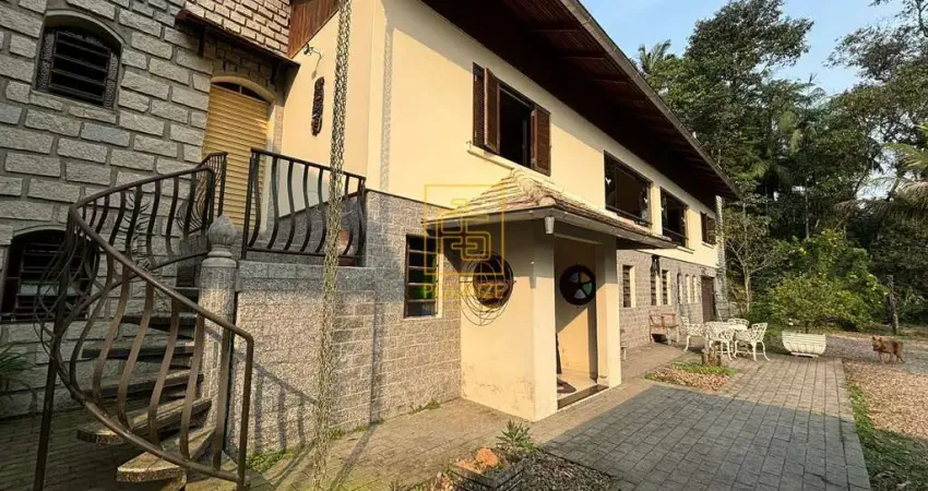 Oportunidade de investimento: sítio com potencial comercial e estrutura completa em rodeio