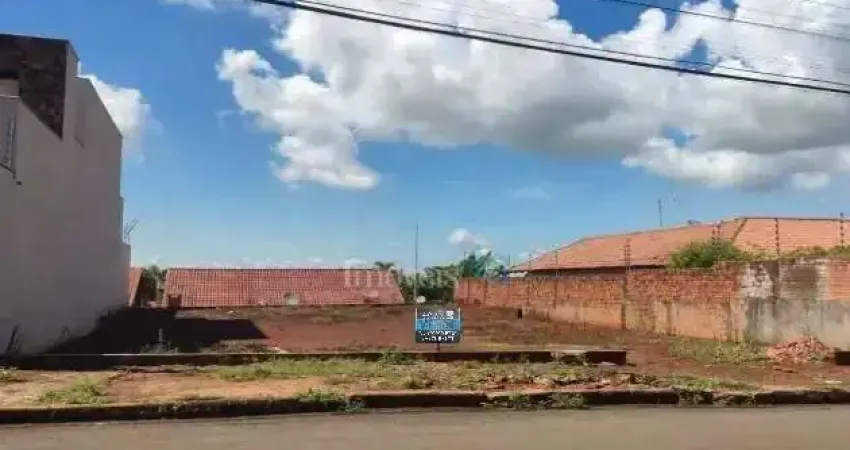 Terreno à venda na Rua da Proclamação, Jardim Vila Rica, Cambé