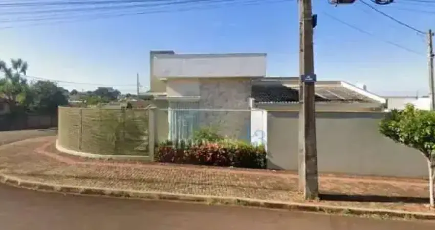 Casa com 3 quartos à venda na Rua Espanha, 1095, Centro, Cambé