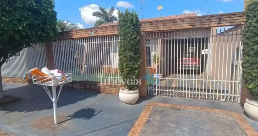 Casa com 3 quartos à venda na Rua Pedro Pascueto, 237, Parque Osvaldo Sella, Cambé