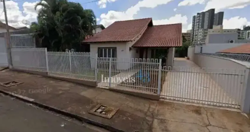Casa com 4 quartos para alugar na Rua Chile, 59, Centro, Cambé