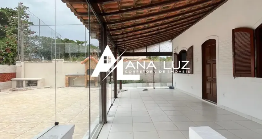 Pronta para entrar e morar! Casa com Vista, 2 Quartos e Área Gourmet – Morro da Cruz
