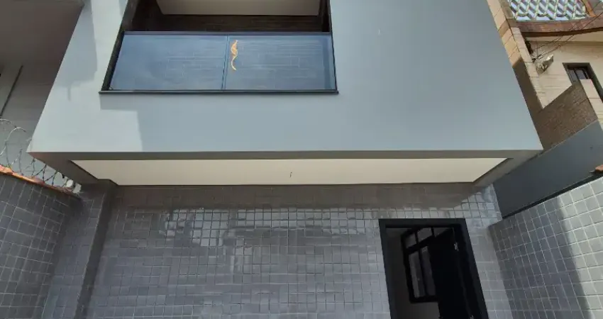 Sobrados à venda! villagio com 6 casas! 2 dorms, 2 banheiros! com fino acabamento!