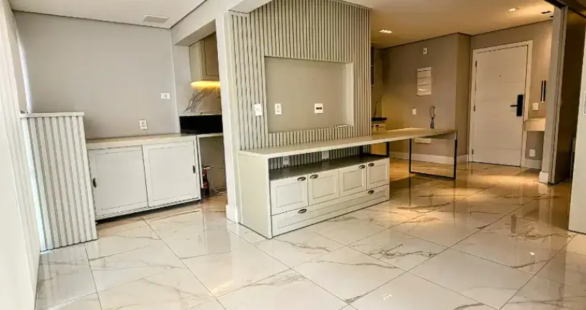 Locação com serviço de limpeza e camareira inclusos! varanda integrada! lazer com piscina! lavanderia coletiva!