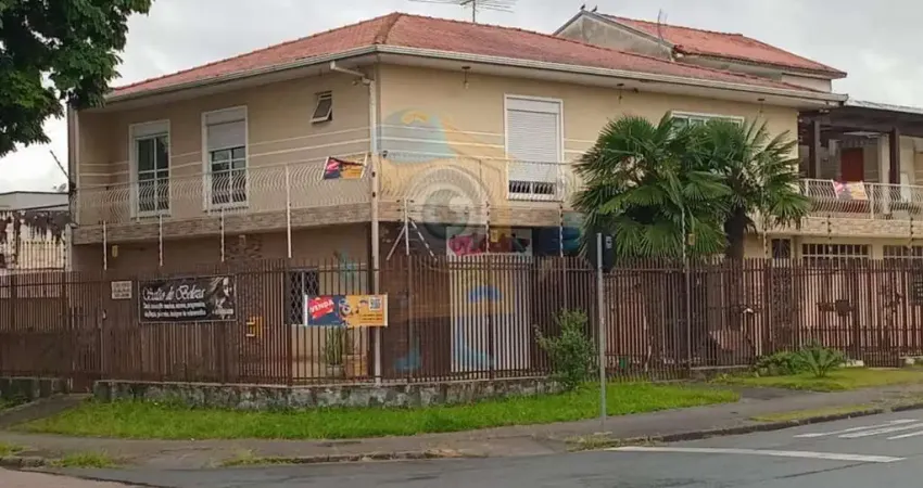 Sobrado para Venda em Curitiba, Capão da Imbuia, 4 dormitórios, 1 suíte, 3 banheiros, 4 vagas