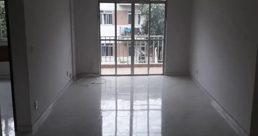 Apartamento de 78m² com 2 quartos e 2 banheiros - Irajá / RJ