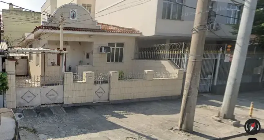 Excelente casa de 300m² e 4 quartos - Vila da Penha / RJ