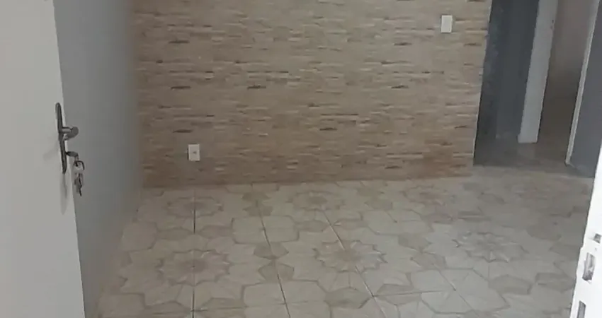 Casa com 2 quartos para alugar na Rua Belarmino de Matos, 196, Vicente de Carvalho, Rio de Janeiro