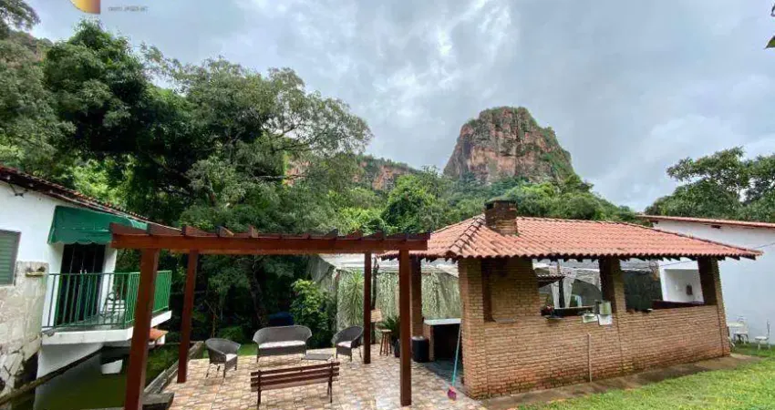 Chácara com 3 dormitórios à venda, 49600 m² por R$ 600.000,00 - Zona Rural - Chapada dos Guimarães/MT
