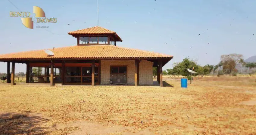 Fazenda na região de Cáceres - MT à venda, 40700000 m² por R$ 61.500.000 - Zona Rural - Cuiabá/MT