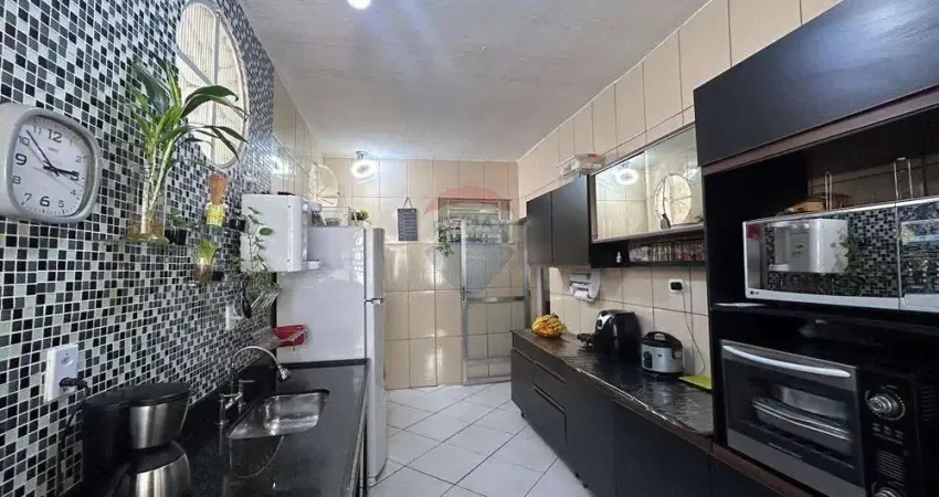 Casa multifamiliar  á venda com 309², por R$ 799.000,00 - Vila da Penha - RJ