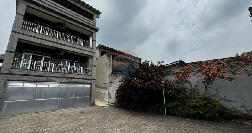 Casa Triplex de 185m²  à venda por R$ 473.000,00 em Duque de Caxias!