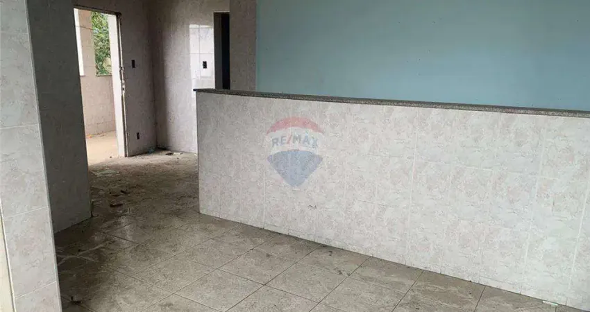 Terreno de 360m² com construção de 110m² à Venda po R$ 260.000. em Chácara Arcampo - Potencial para Construção Civil e Mobiliário