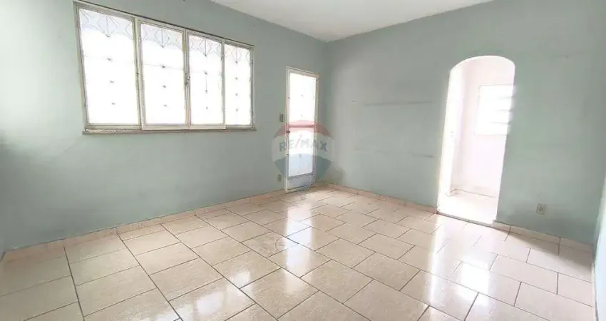 Casa bifamiliar de 78m2, 2 quartos, 2 vagas de garagem, a venda por r$450.000, em vista alegre