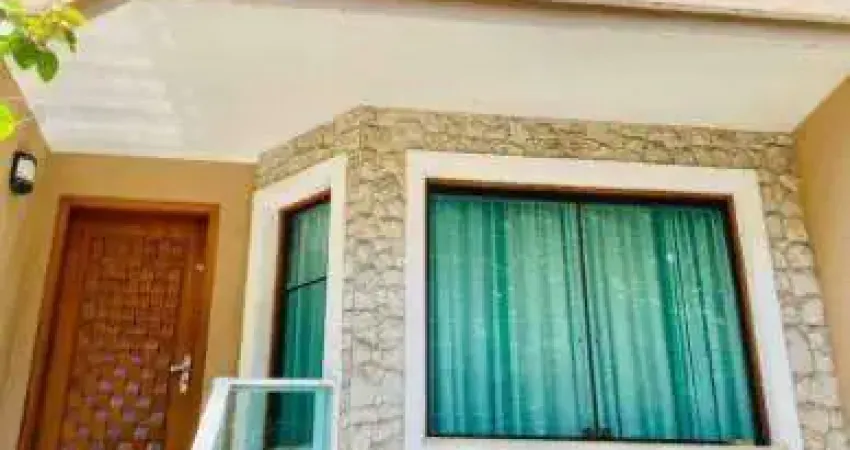 Sobrado Impecável com 03 dorms -  600m do Horto Florestal