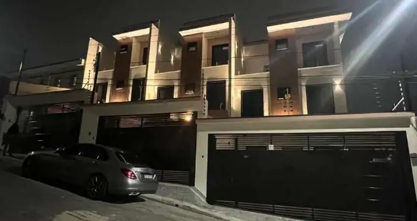 Sobrado com 03 Suites e 02 Vagas - Prox ao Metro Tucuruvi