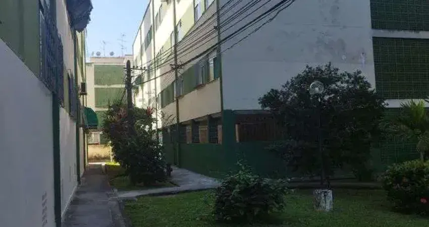 Vendo Apartamento Vazio na Portuguesa, 3 quartos, condomínio fechado, Imperdível!