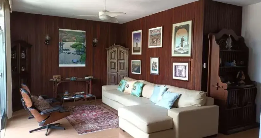 Vendo Casa Freguesia, 160 m2, 4 Quartos, churrasqueira, excelente espaço!