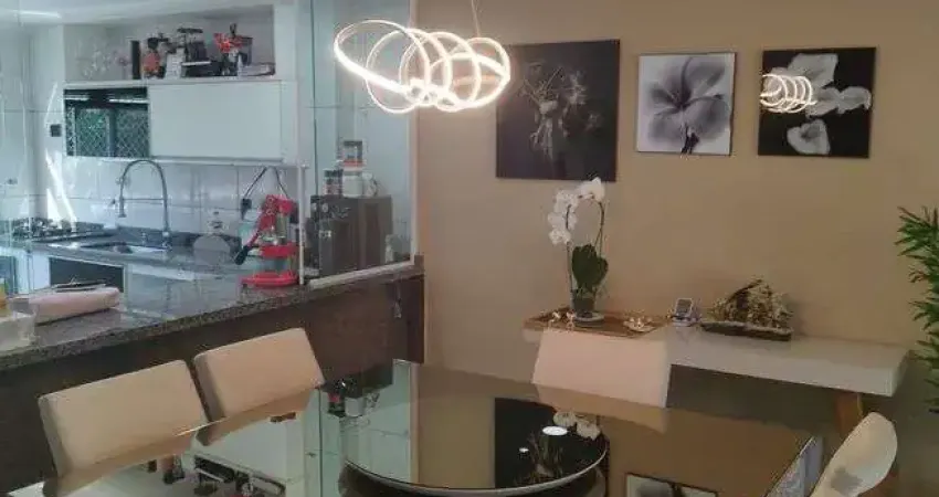 Maravilhosa Casa duplex em Condomínio fechado, no Jardim Guanabara, boa localização!