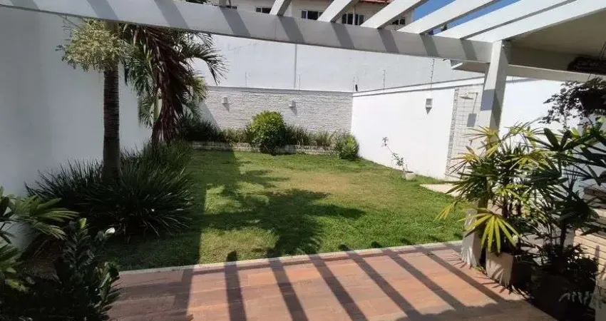 Maravilhosa Casa Duplex no Coração do Jardim Guanabara, com 4 quartos, 4 suítes, Modernizada!