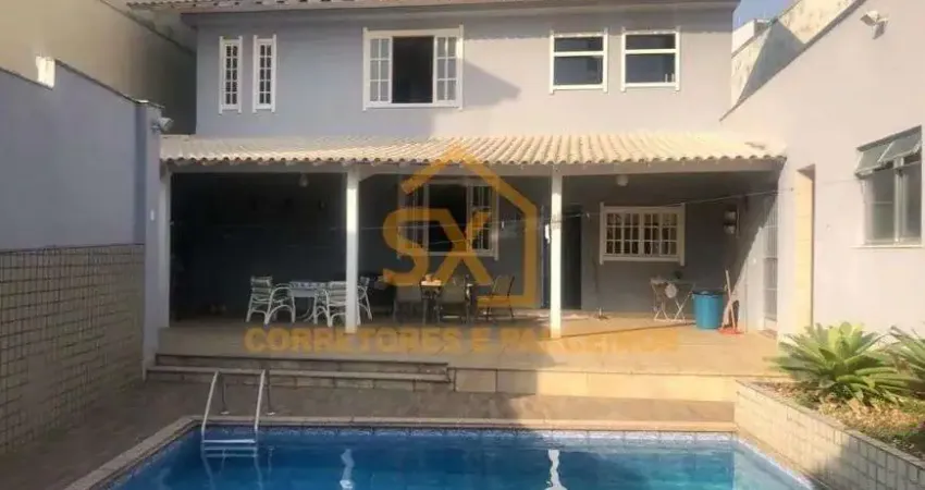 Linda Casa com 3 Quartos, com 316m² - Jardim Guanabara, Ilha do Gov, Rio de Janeiro