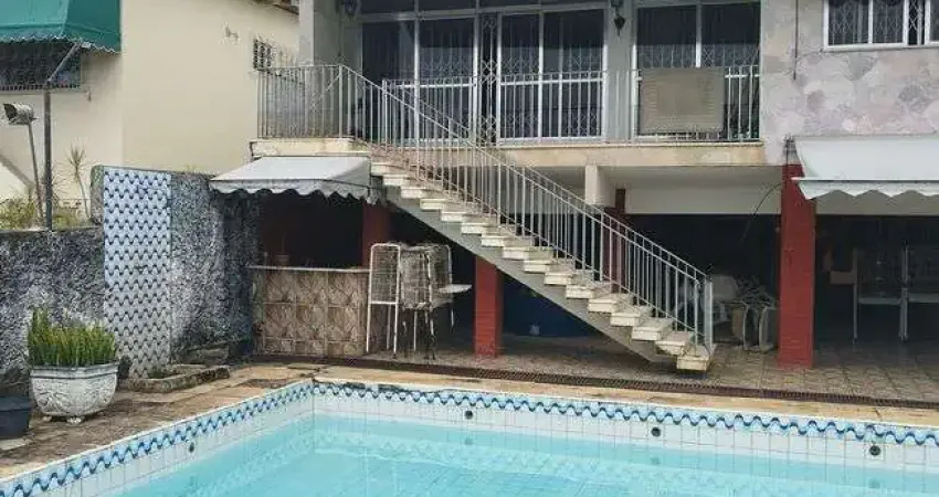 Casa para venda tem 400 metros quadrados com 4 quartos em Jardim Guanabara - Rio de Janeiro - RJ