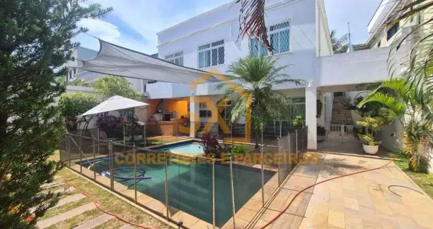 Maravilhosa Casa Duplex, com 4 quartos, 2 suítes, Jardim Guanabara - Rio de Janeiro