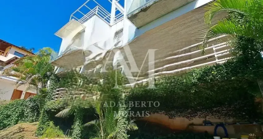 Maravilhosa Casa com piscina a venda em condomínio -  Ilha Bela