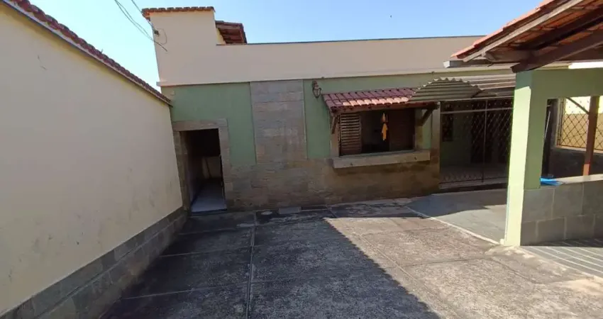 Casa com 3 quartos à venda na Rua Quatro, Dom Silvério, Belo Horizonte