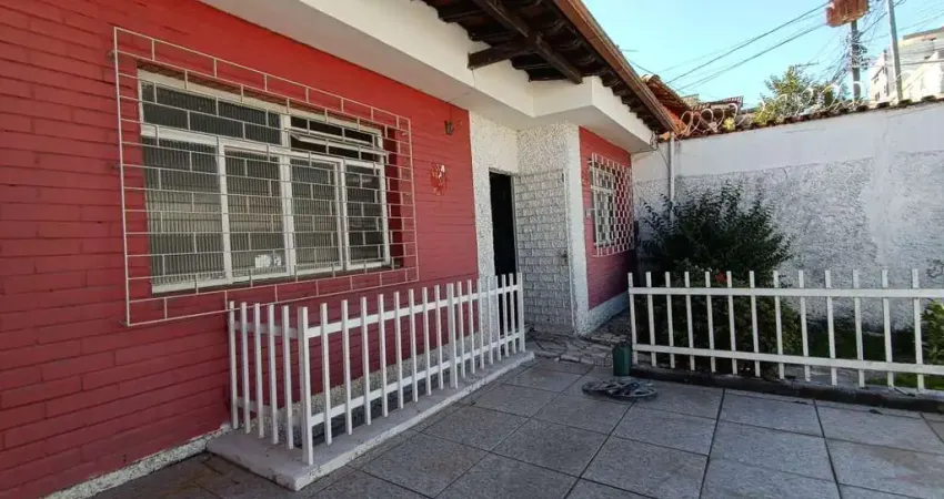 Casa com 3 quartos à venda na Rua Pitangui, Sagrada Família, Belo Horizonte