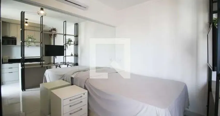 Kitnet / Stúdio à venda na Avenida dos Carinás, 460, Moema, São Paulo