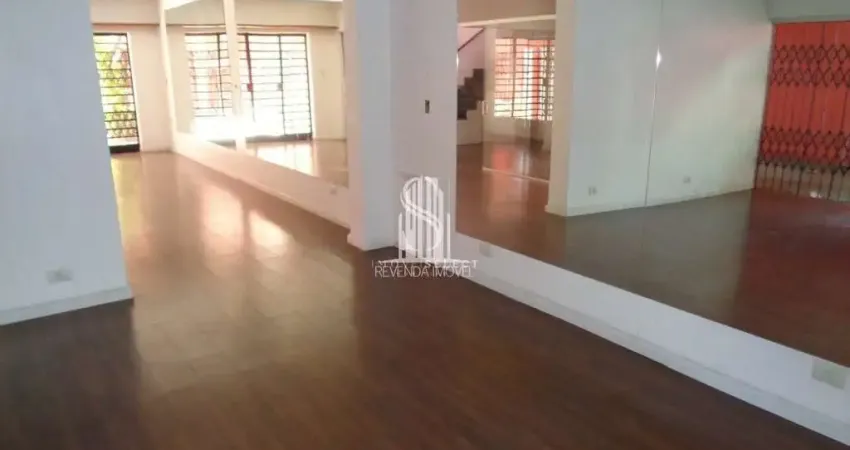 Casa sobrado à venda com 250m² 3 dormitórios 1 suíte e 2 vagas no Brooklin Paulista Casa sobrado à v