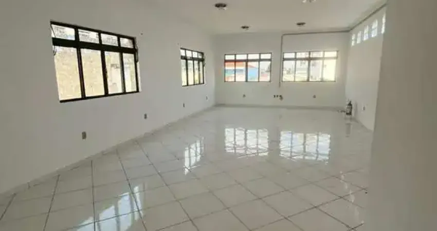 Prédio Comercial na Vila Guilherme com 330m² 4 banheiros 2 vagas