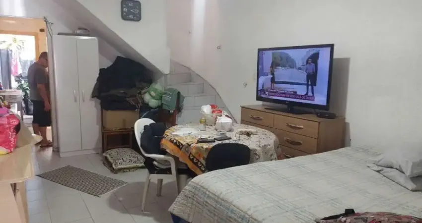 Sobrado à venda na Vila Guilherme, São Paulo-SP: 2 quartos, 1 banheiro, 1 vaga de garagem, 117m² de área.