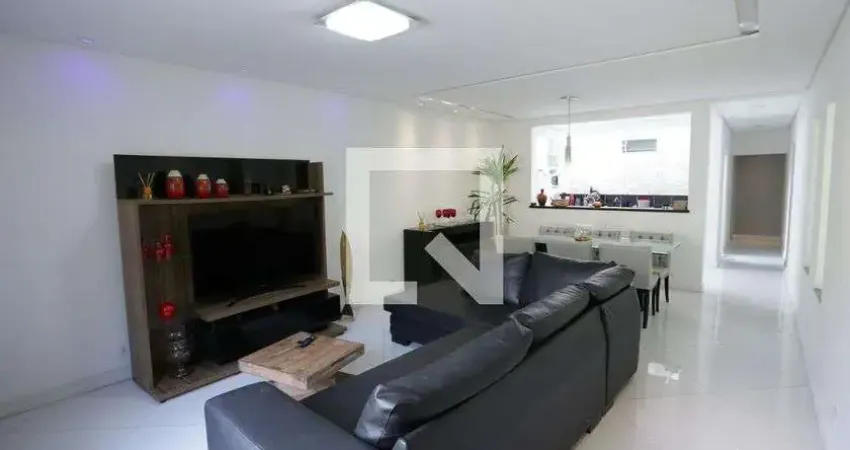 Casa com 3 quartos à venda na Rua Coruguati, 37, Cidade Patriarca, São Paulo