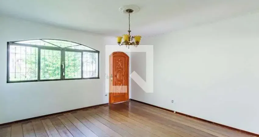 Casa com 2 quartos à venda na Rua Joaquim Figueira, 72, Vila Carrão, São Paulo