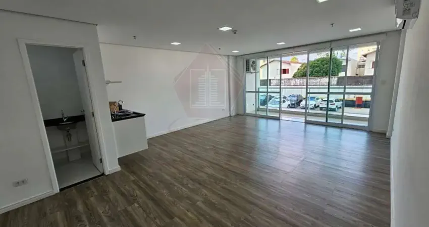 Sala Comercial em Condomínio para Locação na Cidade de X, Bairro Y - 1 Sala, 1 Banheiro, 1 Vaga de Garagem, 46m²