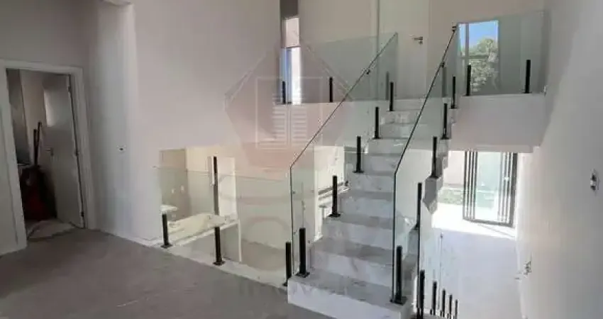 Casa em Condomínio de Luxo na Cidade de Itupeva-SP - 4 Quartos, 2 Suítes, 2 Salas, 5 Banheiros, 2 Vagas de Garagem, 215m².