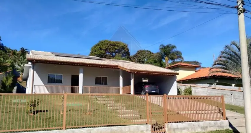 CASA COM 3 SUITES, SALAS E COZINHA CONJUGADAS, PISCINA E 2 VAGAS COBERTAS NO PARQUE SÃO GABRIEL